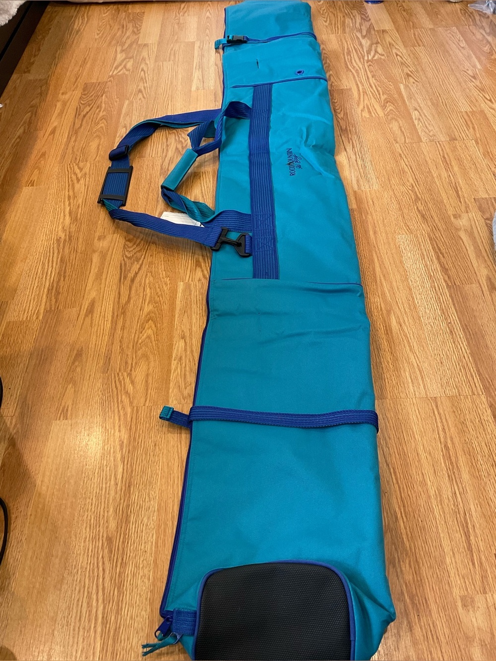 This is a Rocky Mountain branded ski and luggage bag